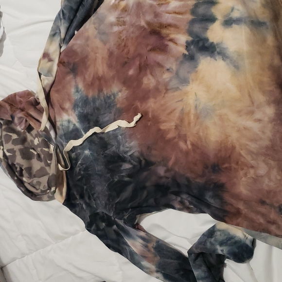 1 Left =Small🧡New boutique cozy hooded pullover - Picture 7 of 12